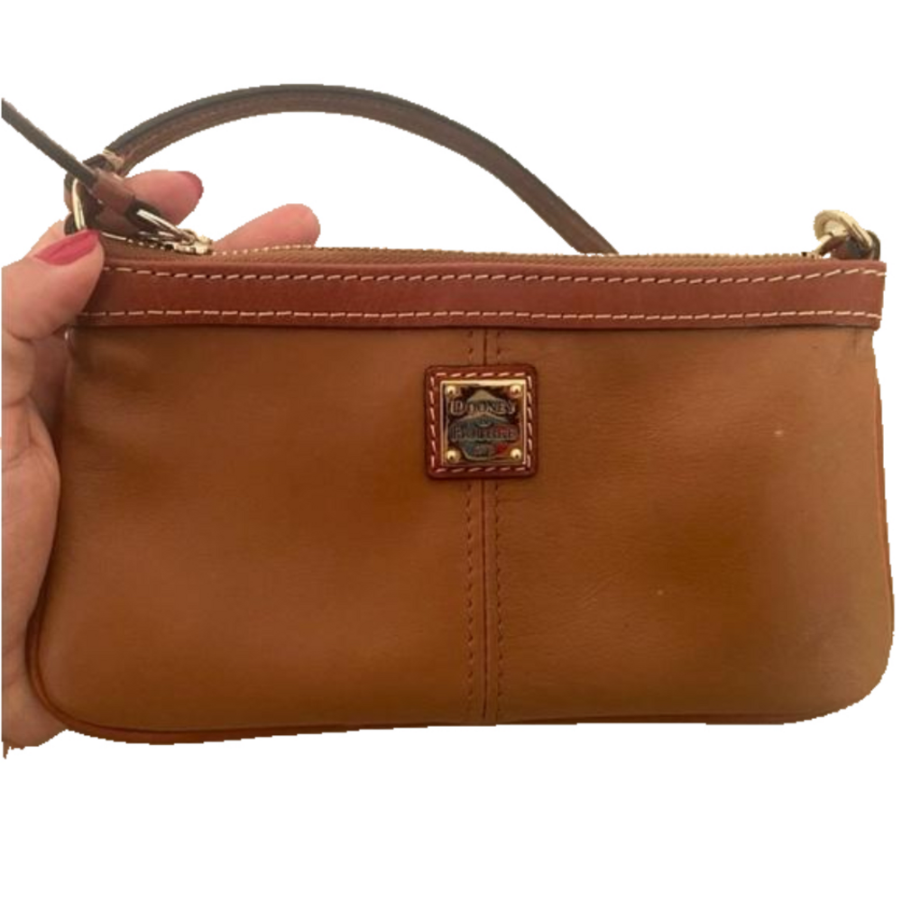 Dooney & Bourke Pebble Grain Large Slim
Wristlet